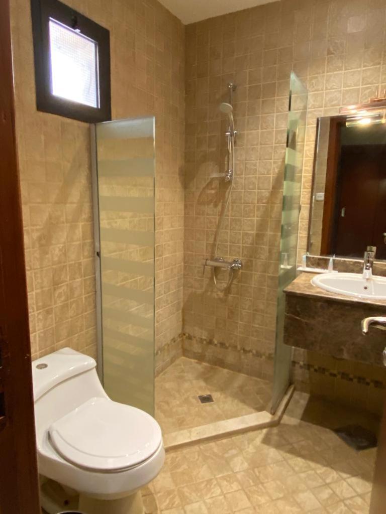 Onizah Hotel Unaizah Eksteriør bilde
