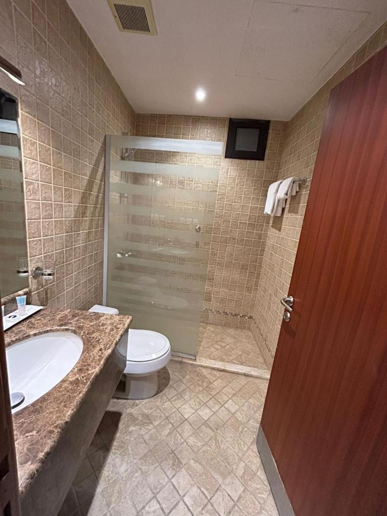 Onizah Hotel Unaizah Eksteriør bilde